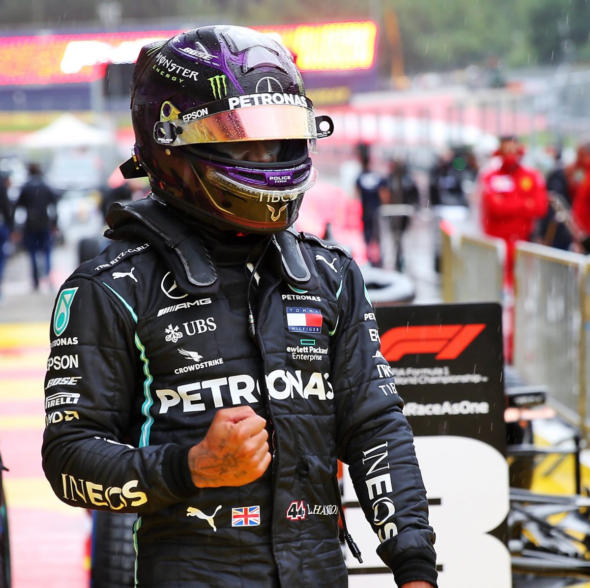 Lewis Hamilton se queda con Pole bajo la lluvia del GP de Estiria