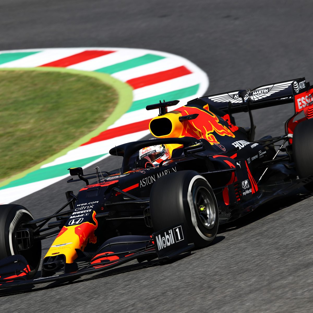 Verstappen “satisfecho” con el equilibrio del coche en las sesiones libres del viernes