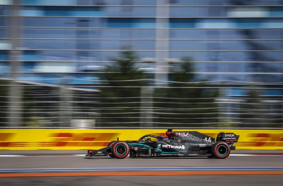 Hamilton logra su pole n° 96 de F1 en Rusia