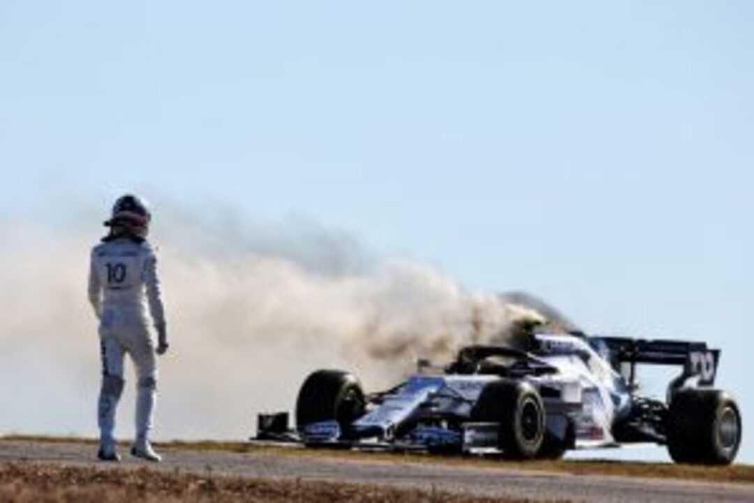 El Alpha Tauri de Gasly se incendió en la PL2 del GP de Portugal