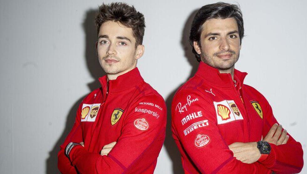 Charles Leclerc y Carlos Sainz foto oficial Ferrari 2021- Foto Ferrari