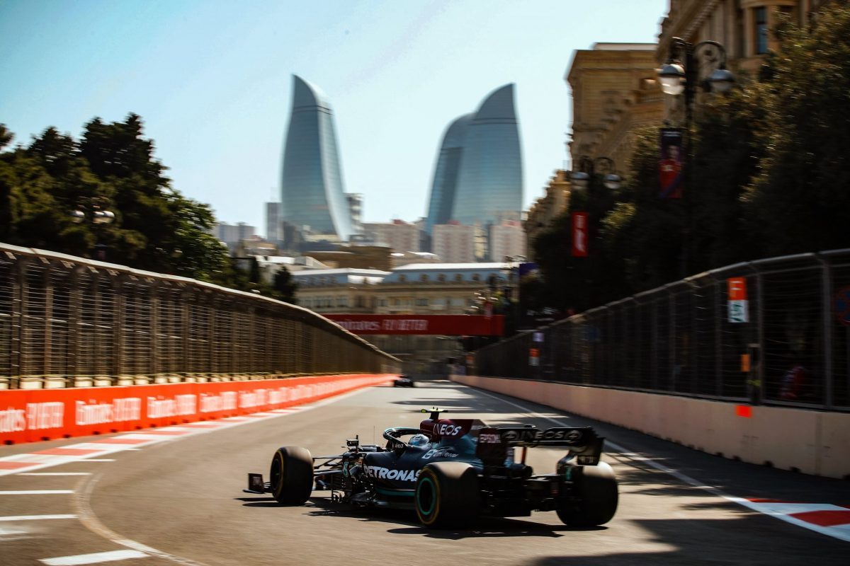 Para Lewis y Valtteri el coche este fin de semana en Bakú es:”Limitado”