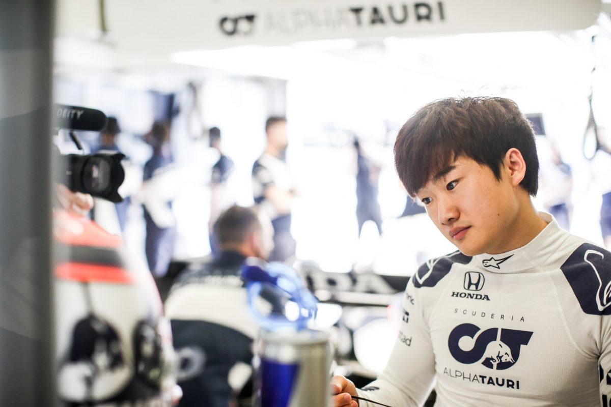 Yuki Tsunoda pierde 3 posiciones en la parrilla por bloquear a Bottas en clasificación