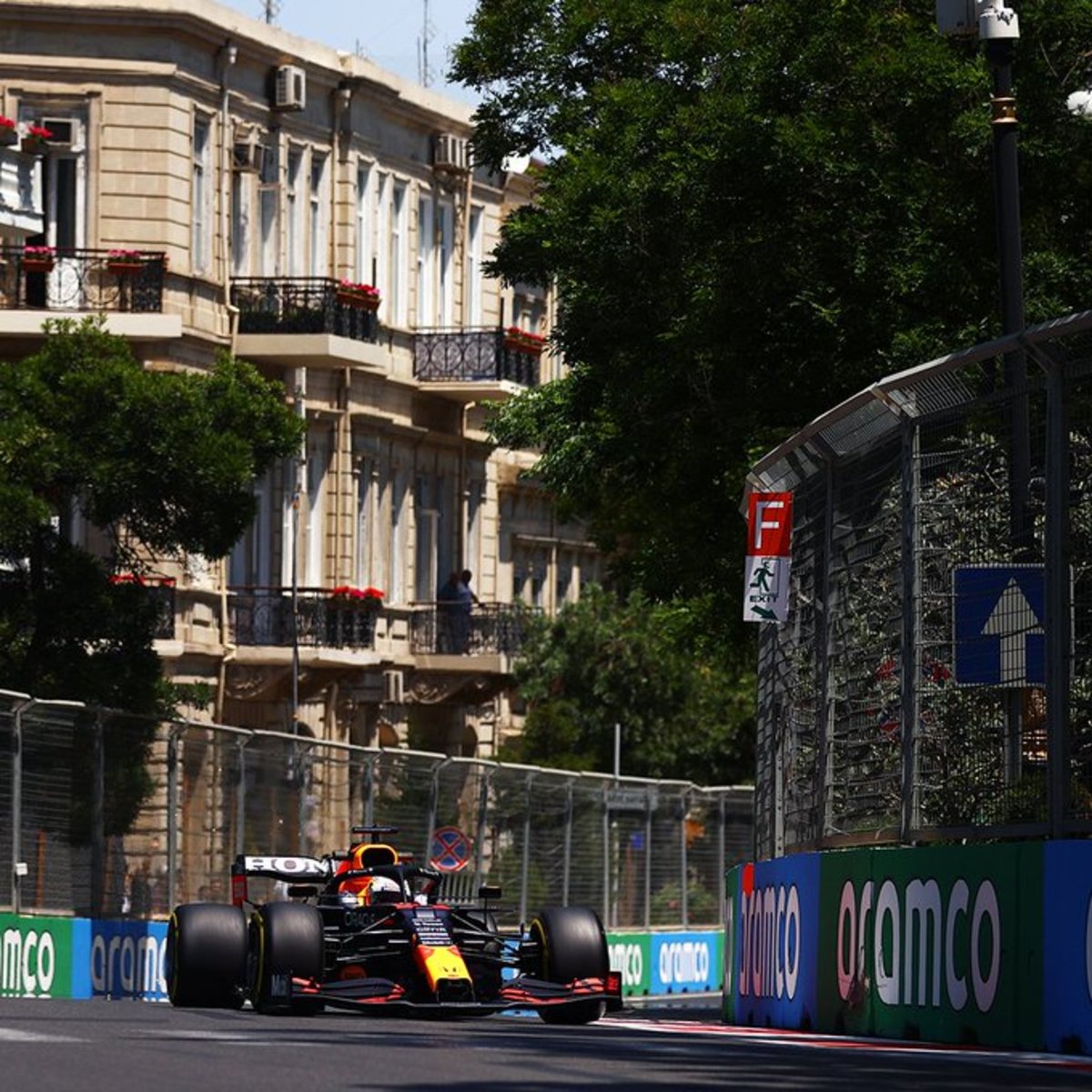 Max Verstappen lidera la práctica libre 1 en Bakú