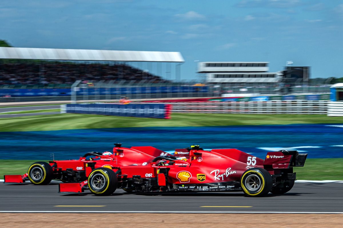 Ferrari planea actualizaciones de motor para final de temporada