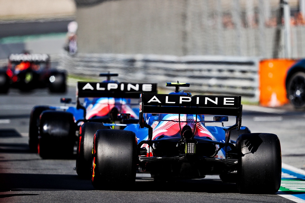 Alonso y Ocon meten a Alpine en el Top Diez