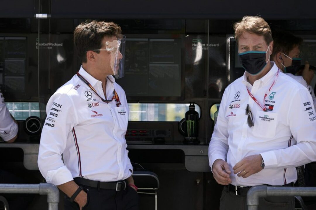 El CEO de Mercedes no estuvo de acuerdo con Wolff al ir contra la FIA