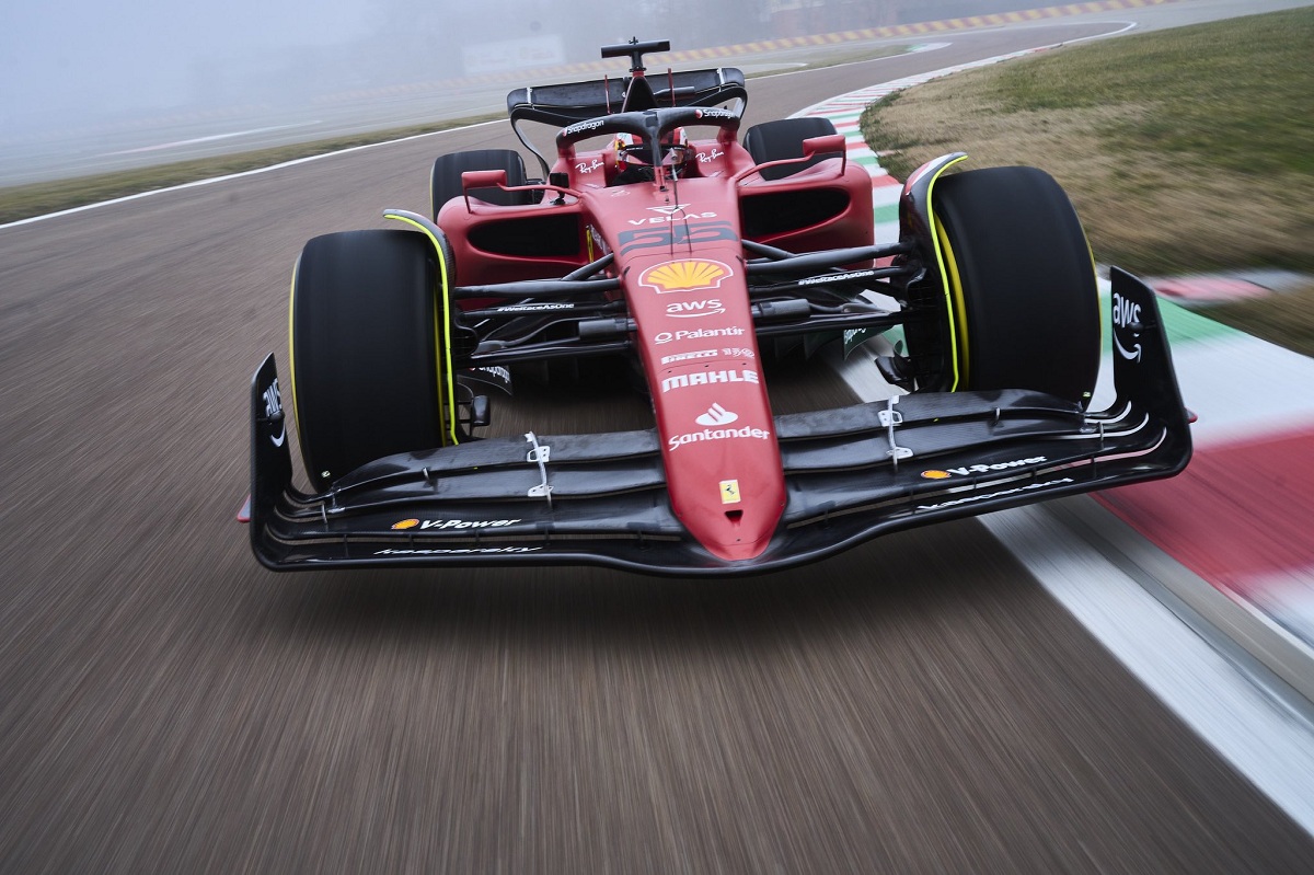 Sainz girando con la Ferrari F1-75 en Fiorano. (Scuderia Ferrari)