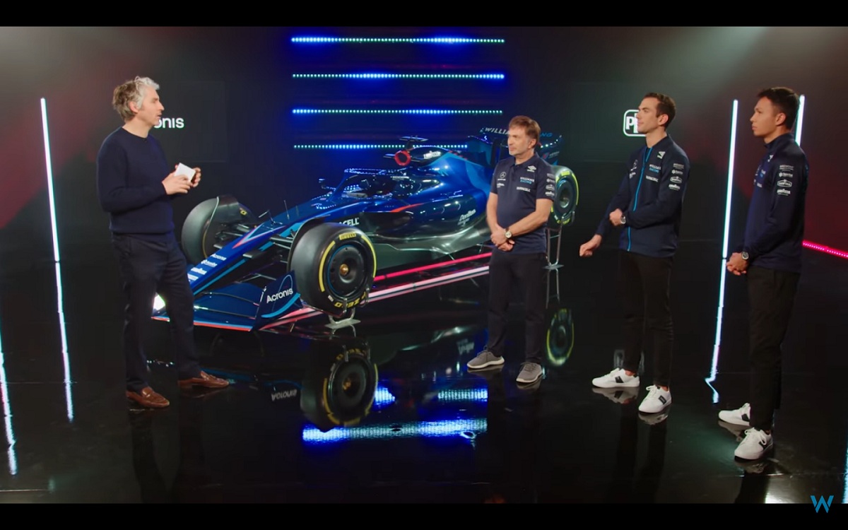 Capito, Latifi y Albon junto a la maqueta del FW44 con la nueva librea (Imagen TV: Willimas Racing)