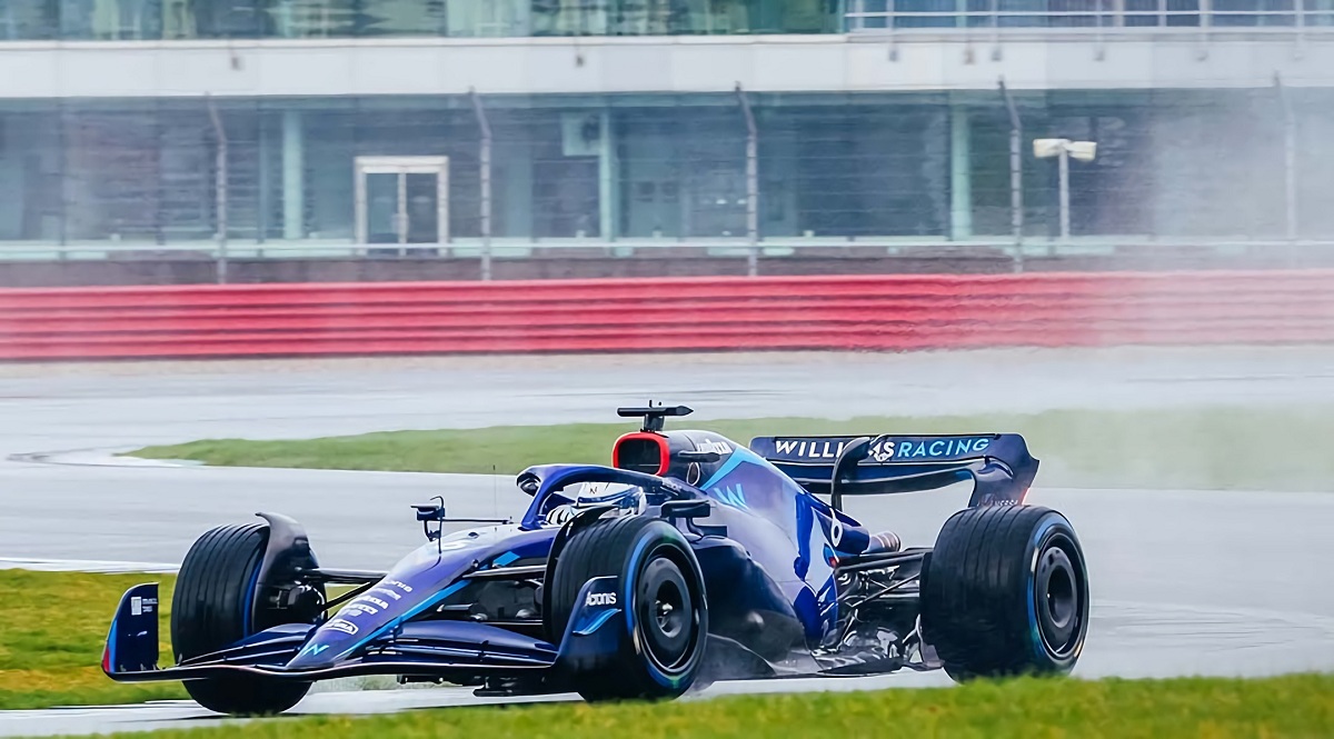 Latifi girando con el FW44 en Silvertone. (Williams Racing)