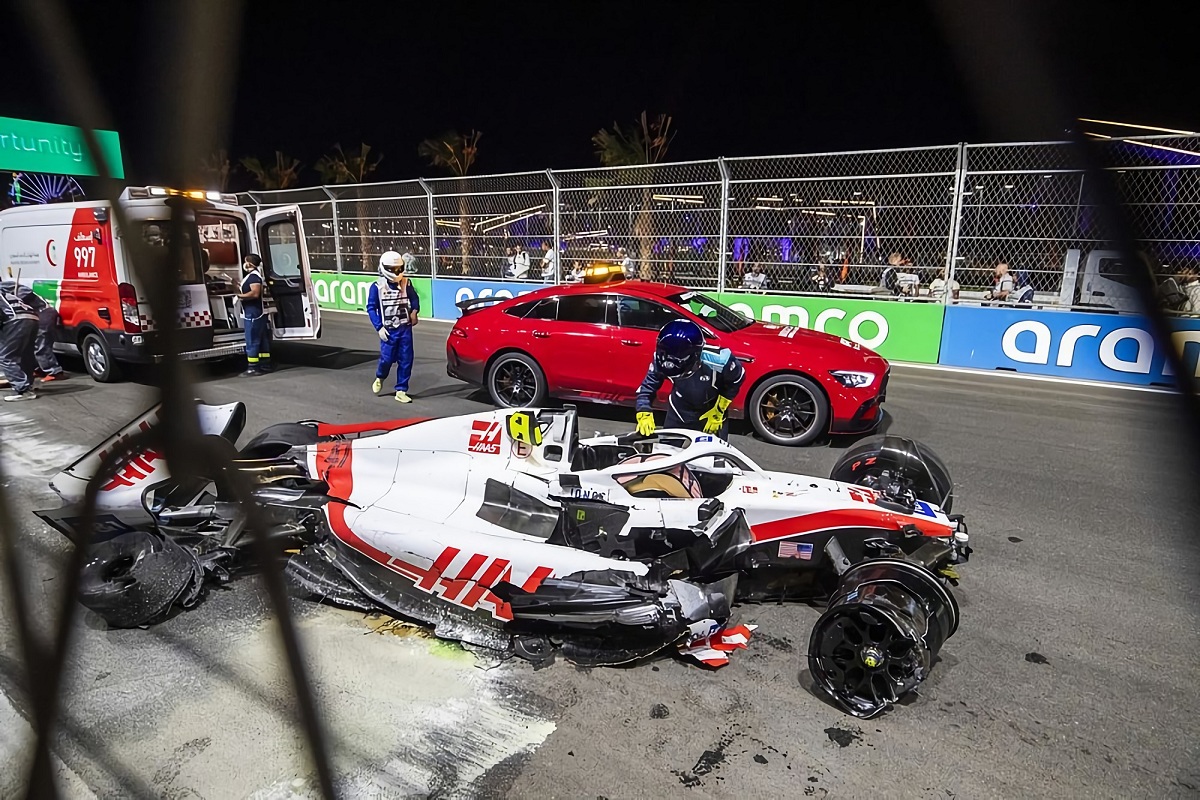 Así quedó el Haas de Schumacher tras el accidente. (Getty Images)