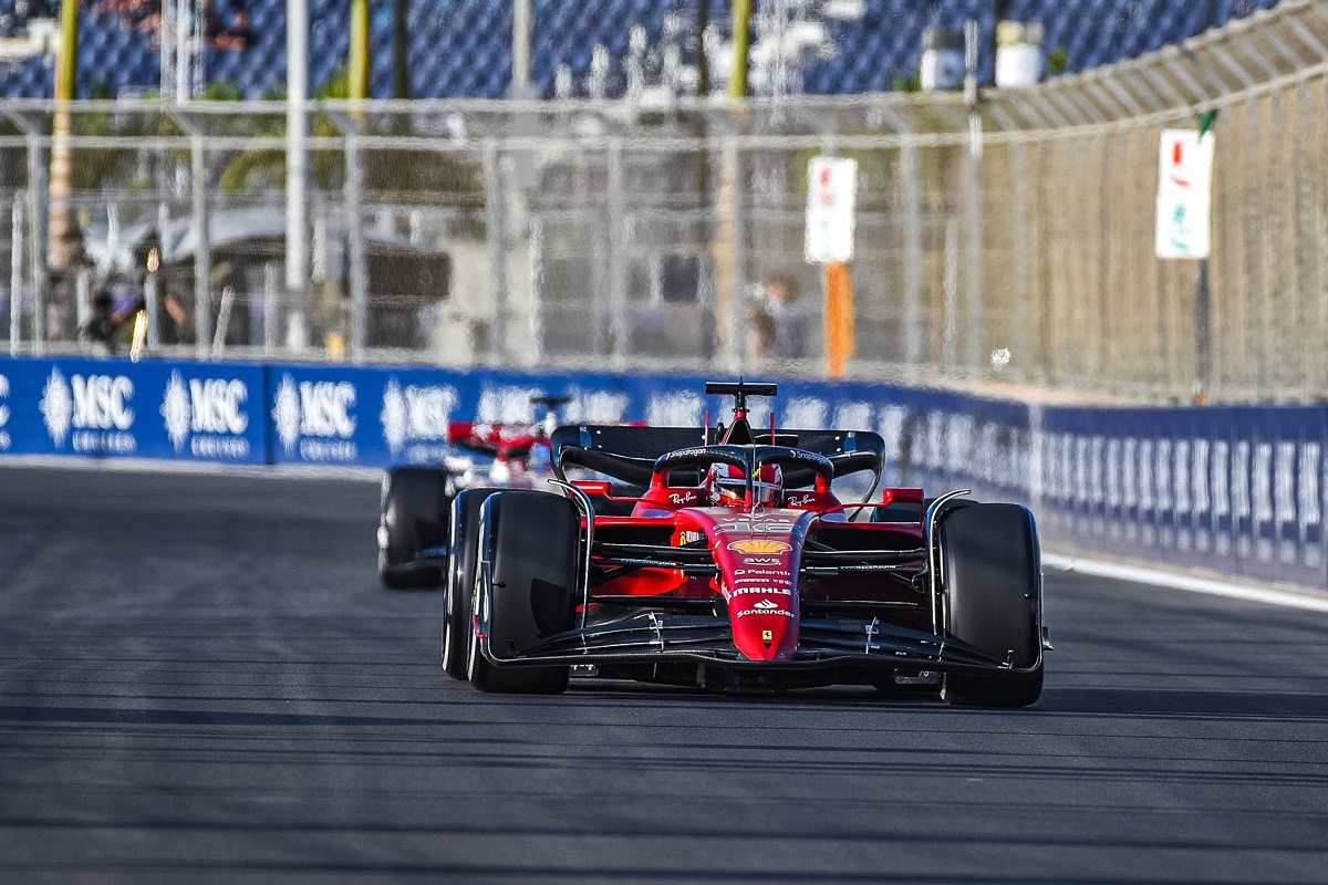 Leclerc se quedó con el primer ensayo en Jeddah