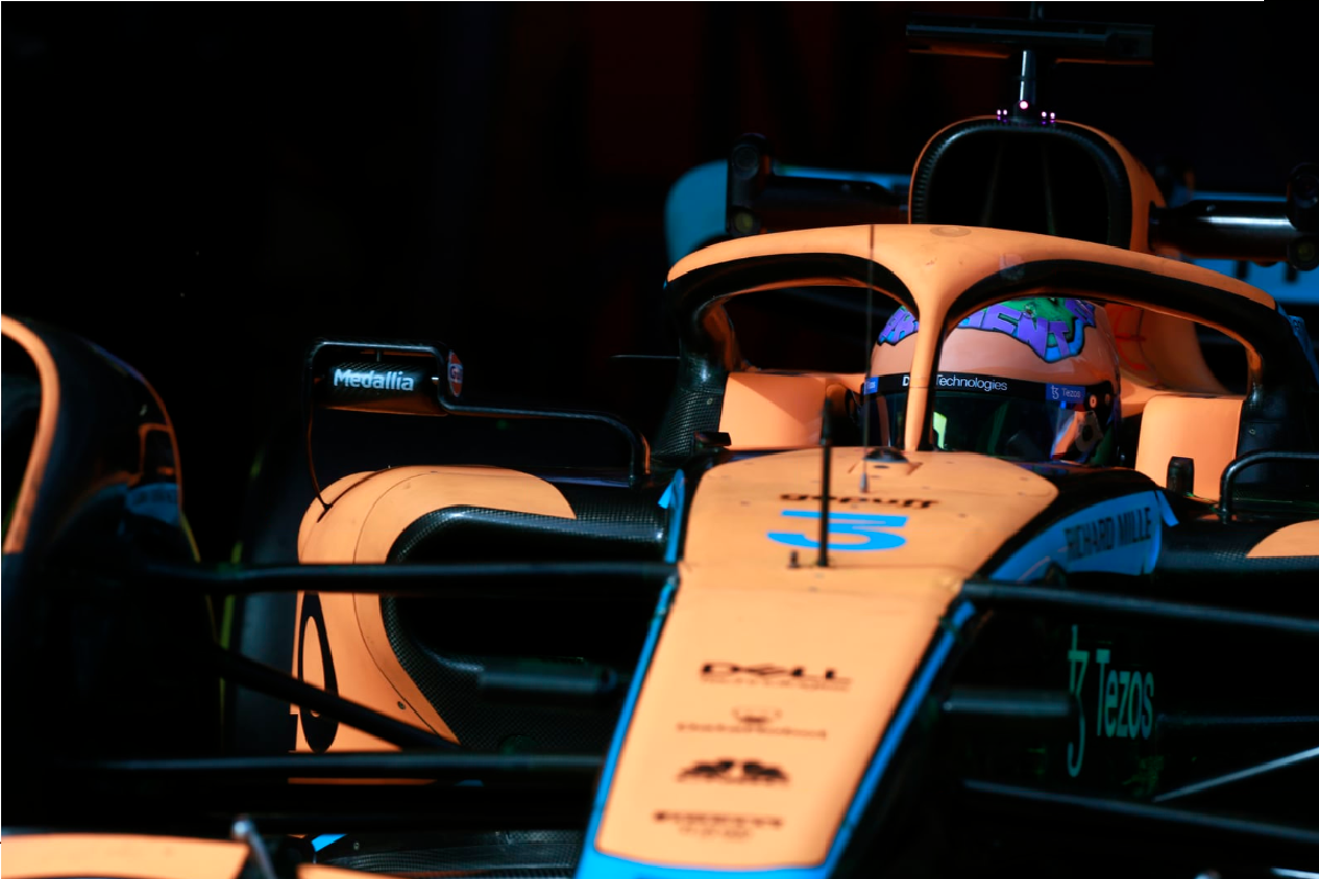 Ricciardo sale a boxes en Barcelona, la última tarde en la que estuvo en un F1 hasta el momento. Foto: LAT Images