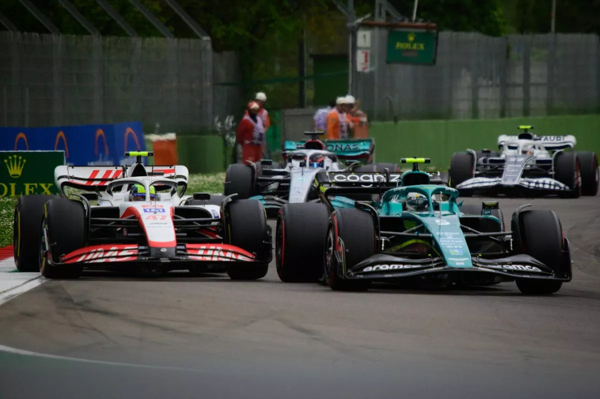 Vettel y Schumacher en Imola. (Erik Junius / Autosport)