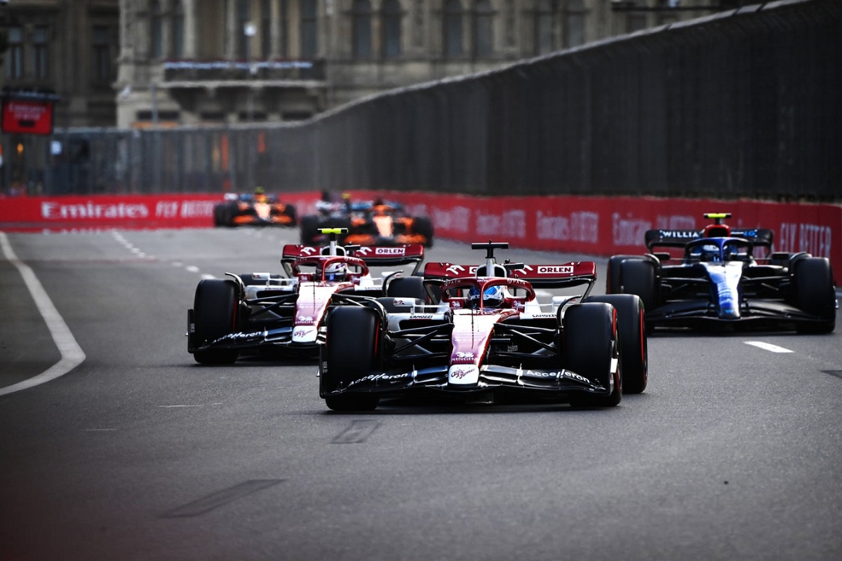 Bottas por delante de Zhou y Latifi, por primera vez su compañero fue el más rápido en Alfa Romeo. (Mark Sutton)