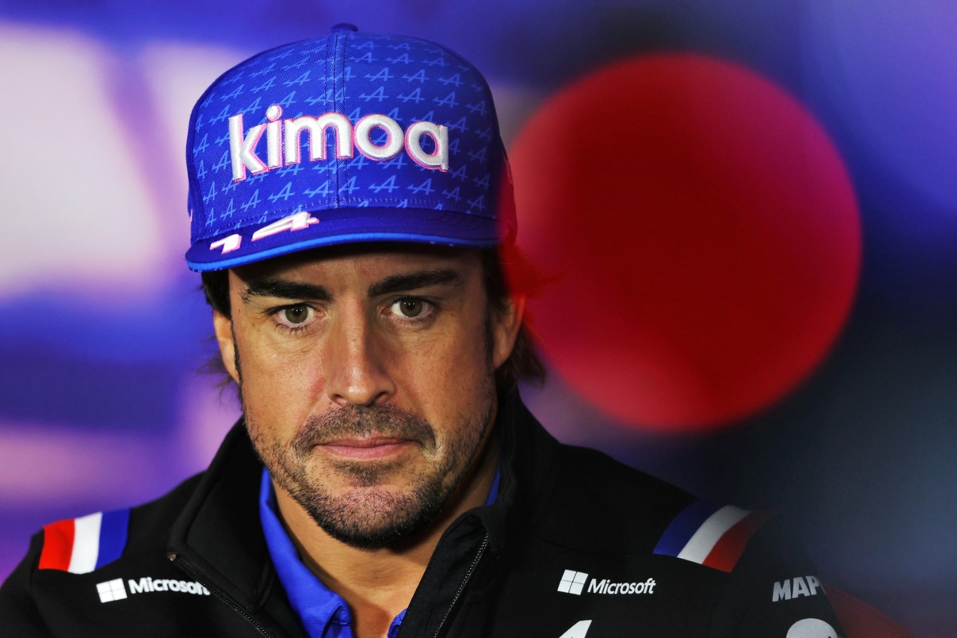 Alonso: “Apuntamos a 2023 con la esperanza de tener un coche mejor”