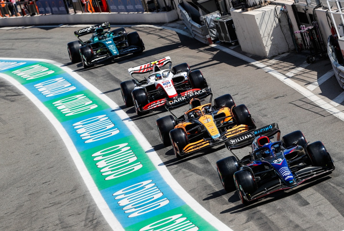 Albon, Ricciardo, Schumacher y Stroll a pista. (Steven Tee)