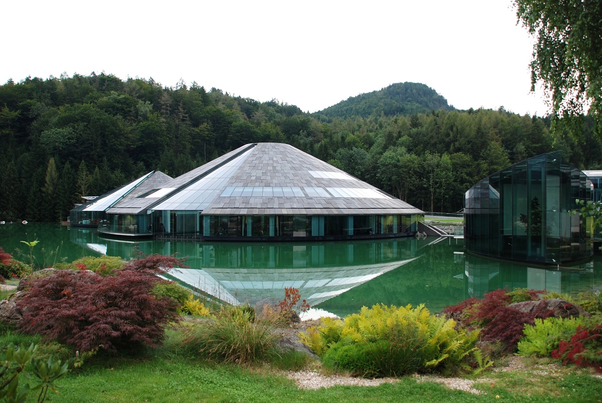 La sede central de la compañía Red Bull en la localidad austriaca de Fuschl am See. (Archivo / Jos Pirkner)