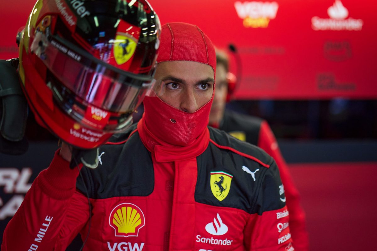 Sainz dice que Ferrari pasó un día en Australia probando para ‘encontrar rendimiento’