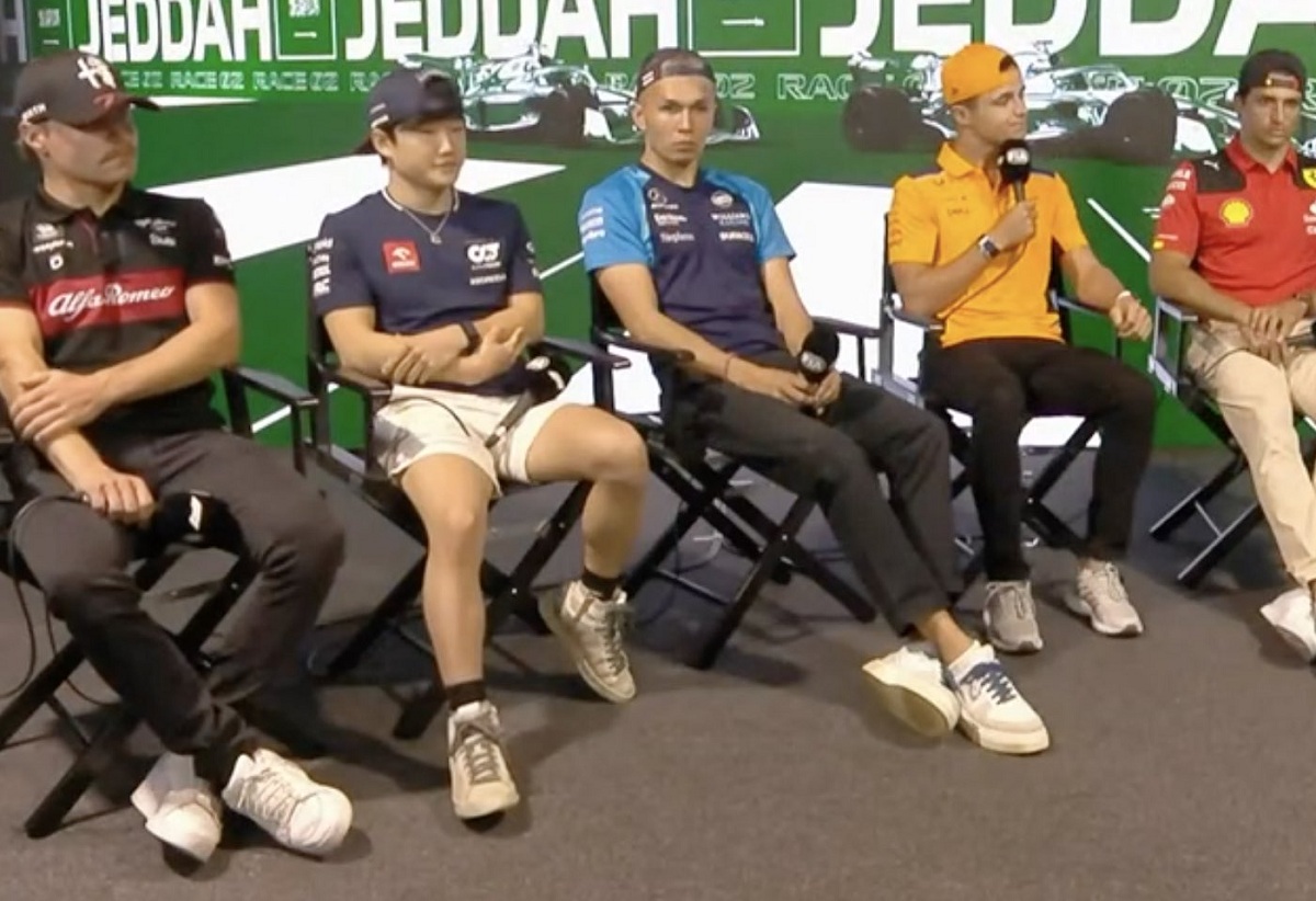 Norris habla en la rueda de prensa que compartió con Bottas, Tsunoda, Albon y Sainz. (Imagen TV / Autosport)