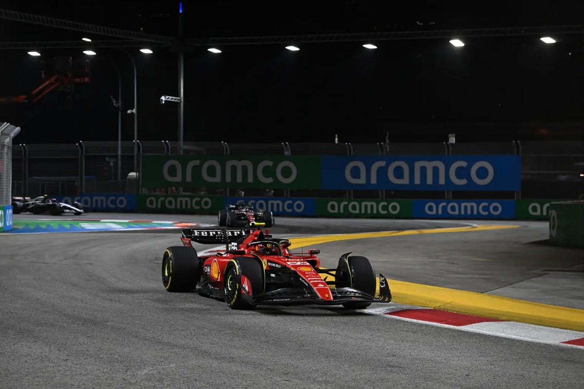 Carlos Sainz, poleman de Singapur. (Mark Sutton)