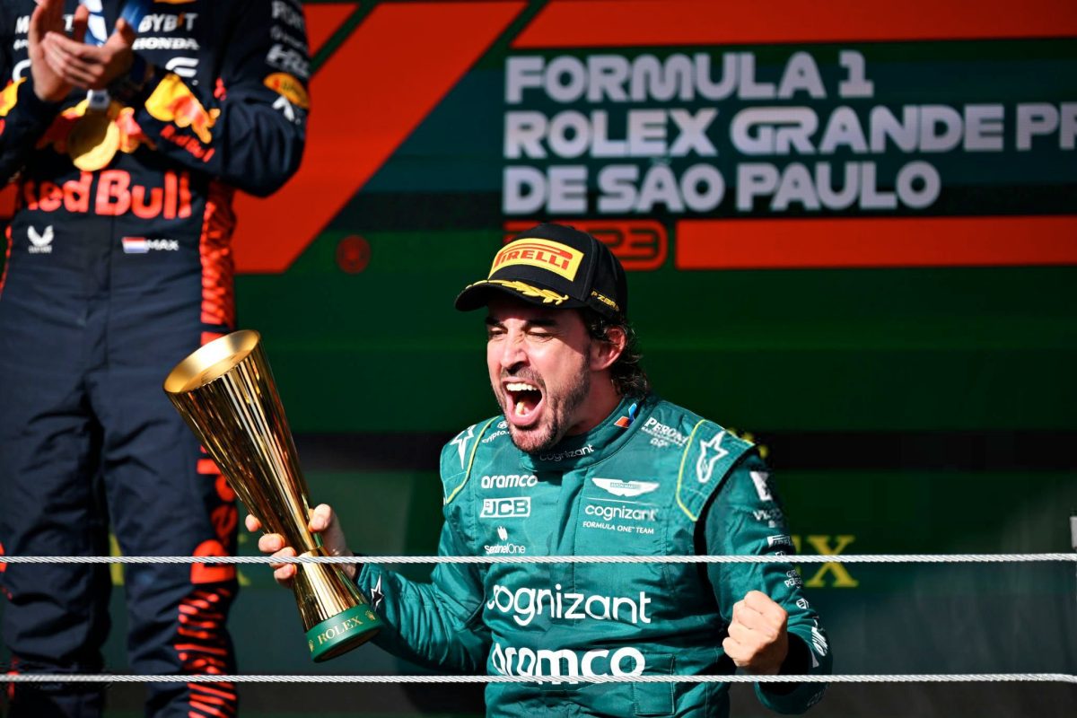 Alonso “pensó que se había perdido el podio”, pero destaca el fenomenal resultado de Aston Martin
