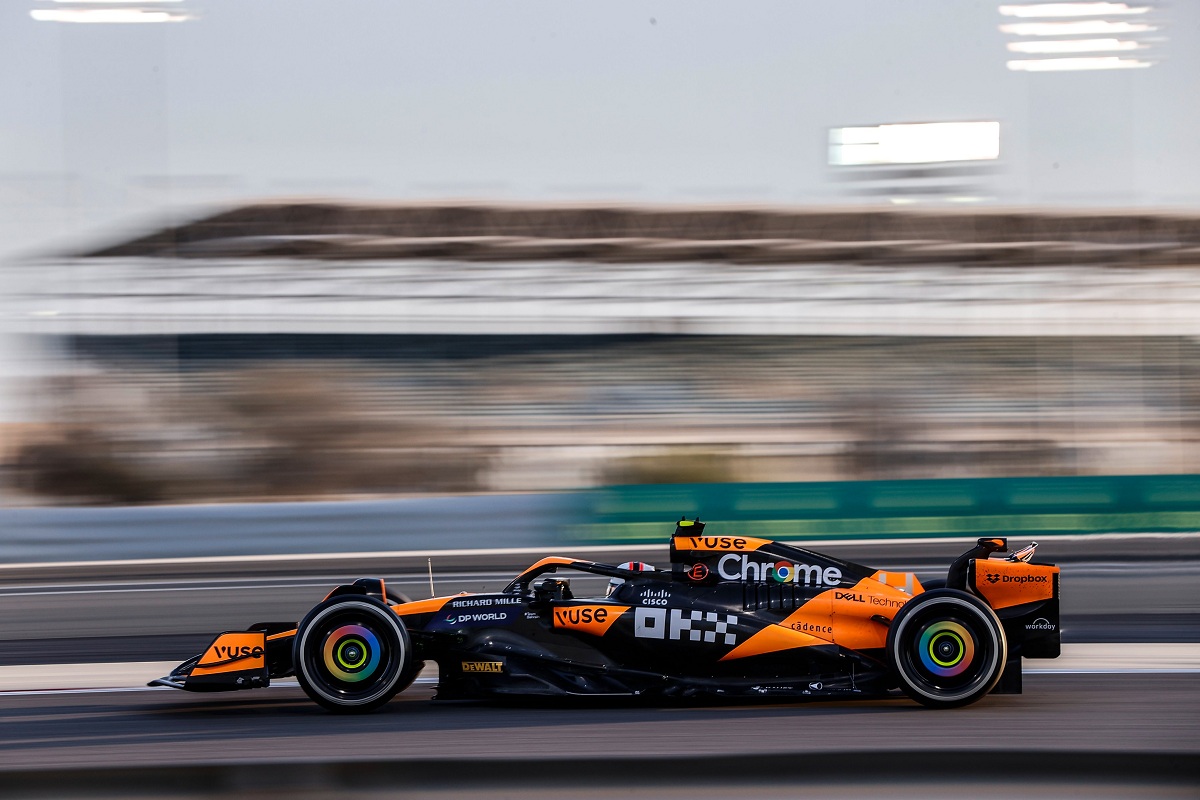 Norris ubicó al MCL38 detrás del Red Bull, pero quedó a más de un segundo. (McLaren Racing)