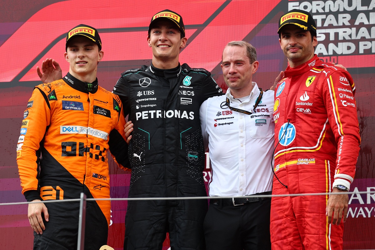 El podio menos esperado en Austria: Russell, Piastri y Sainz. (XPB Images)