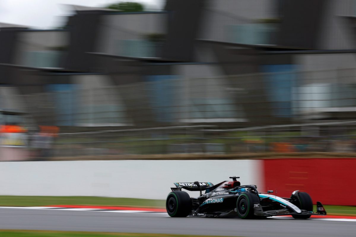 Russell lidera la última práctica libre antes de clasificación en Silverstone