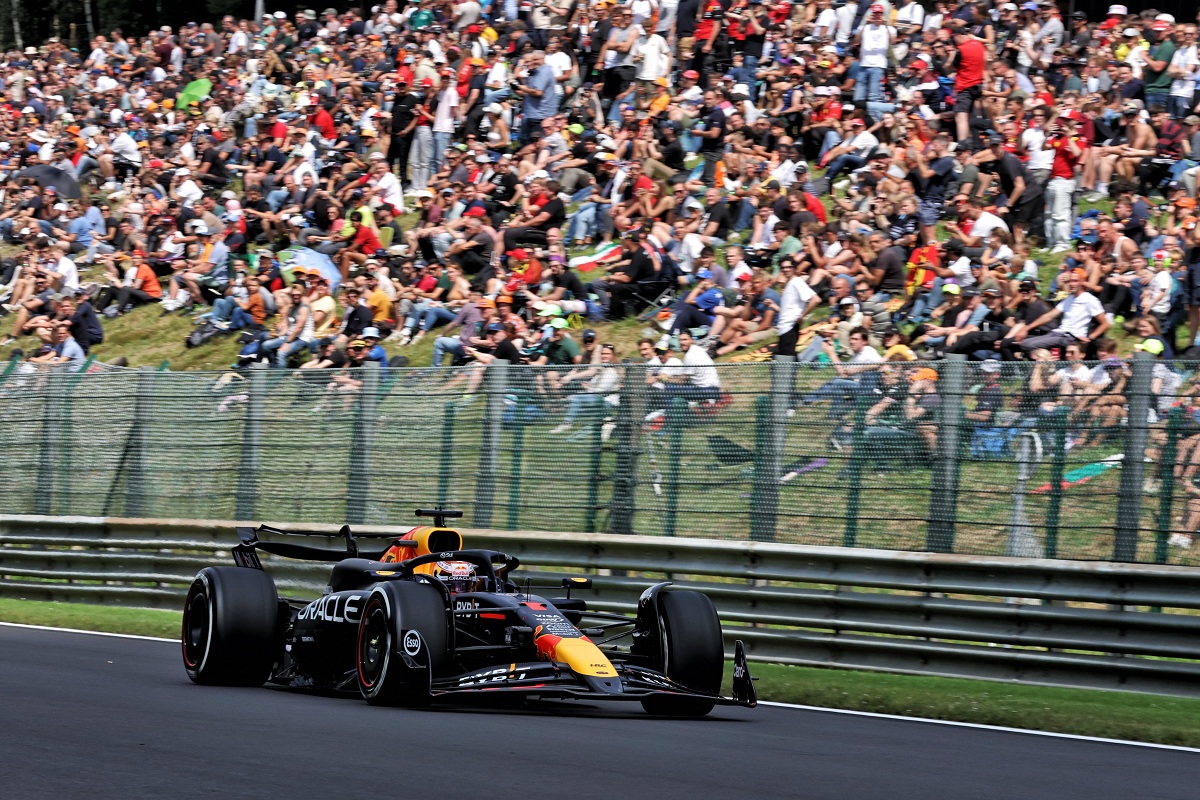 Verstappen lidera la última práctica en mojado en Spa-Francorchamps