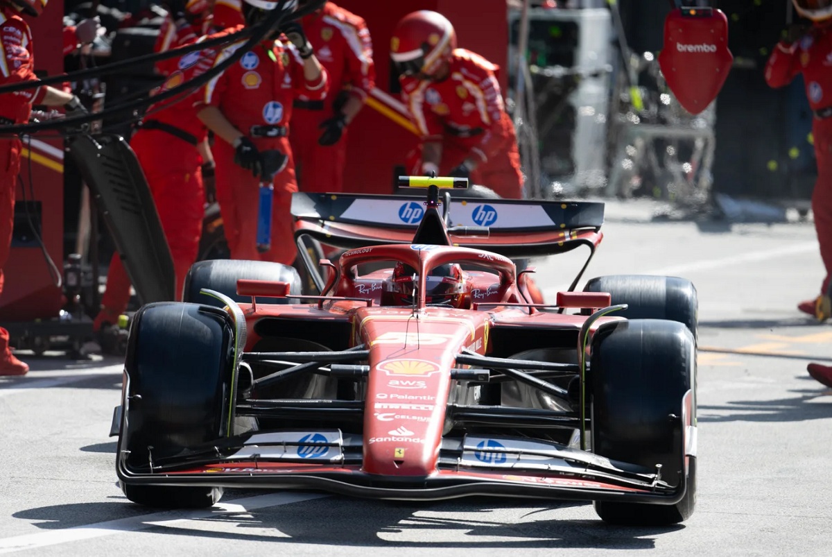 Sainz remontó desde la P10 y terminó quinto. (Simon Galloway)