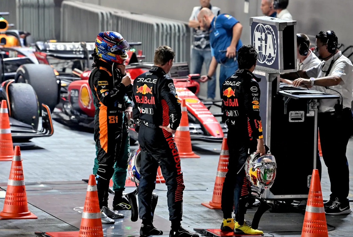 Verstappen y Pérez en el pesaje fuera del área reservada para los Top 3, Singapur 2023 cortó una racha de 15 podios consecutivos para Red Bull. (Archivo / Mark Sutton, 2023) 