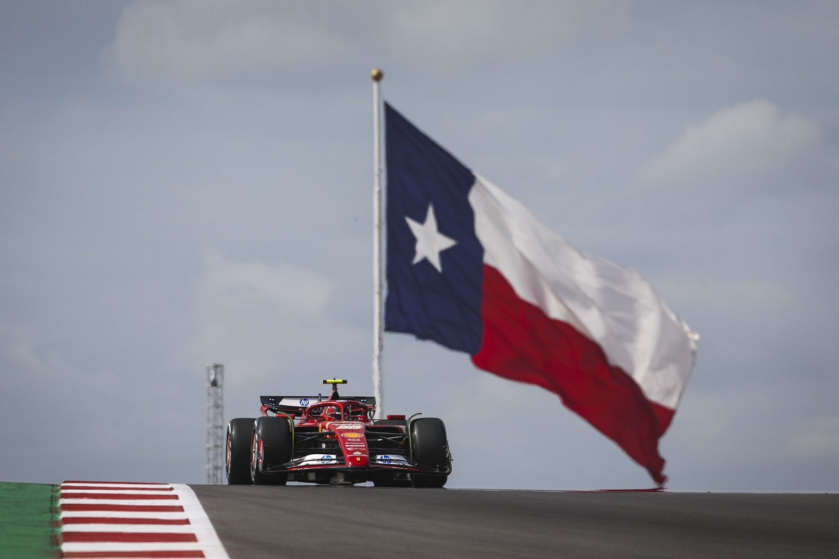 Sainz en la única sesión de entrenamiento en el COTA. (Ferrari Media Centre) 