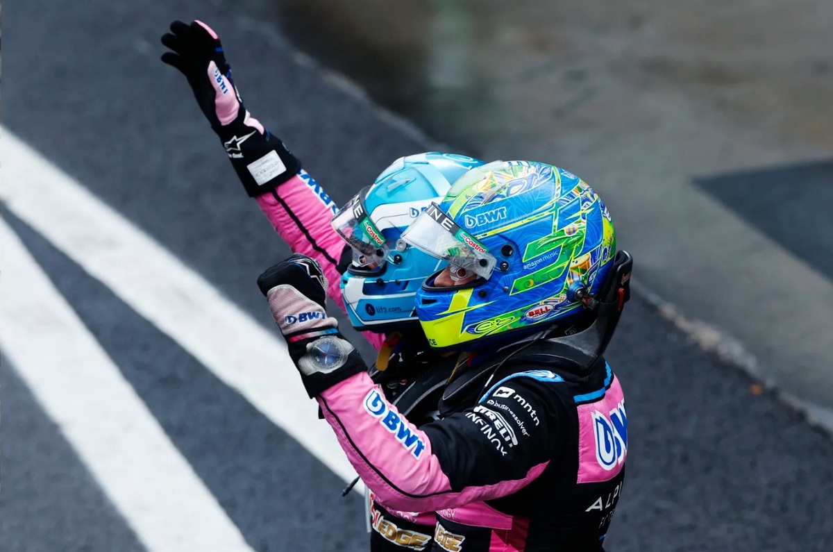 Ocon y Gasly celebran en parque cerrado el 2-3 de Alpine. (Motorsport Images)