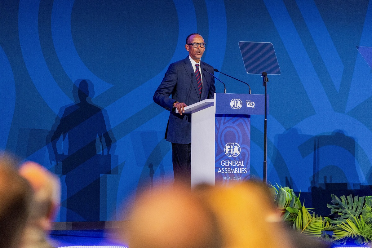 El presidente de Ruanda, Paul Kagame, habla a la Asamblea General de la FIA. (Jean Bizimana / REUTERS)